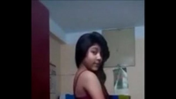 বাচ্চা মেয়ে